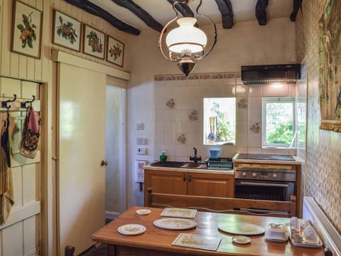 Kitchen | Tudor Cottage, Barton