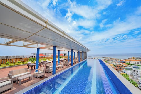 Seasonal outdoor pool