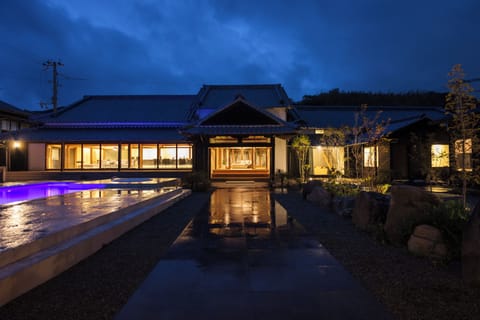 Villa, Non Smoking, Private Pool | 5 bedrooms, WiFi (free), bed sheets