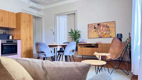 Riverside Apartment Ljubljana - living room