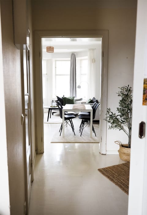 City Apartment | In-room dining