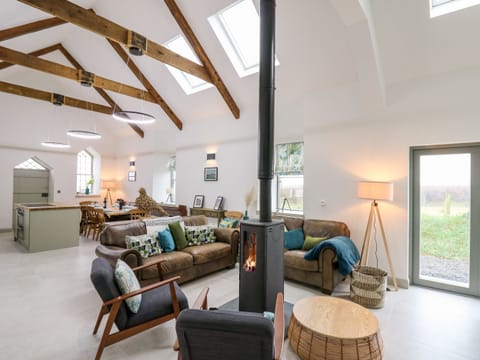 Cottage | Dining