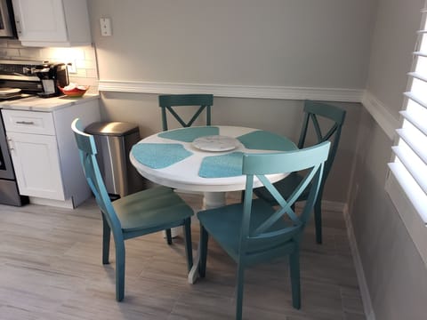 Breakfast area for 4.