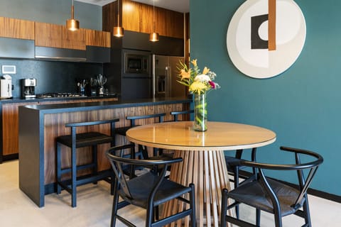 Condo - Image 2