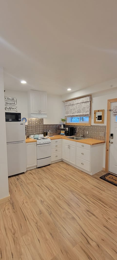 Perfect size kitchen for your stay.