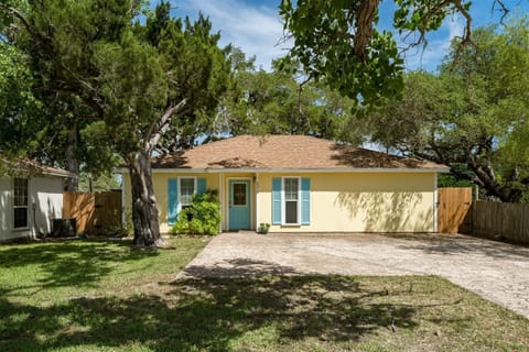 House (3 Bedrooms) | Property amenity