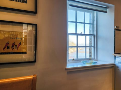 Kitchen/diner | Quay Cottage, Cramond, Edinburgh