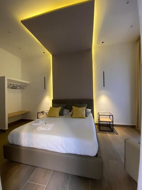 Premium bedding, down comforters, memory foam beds, minibar