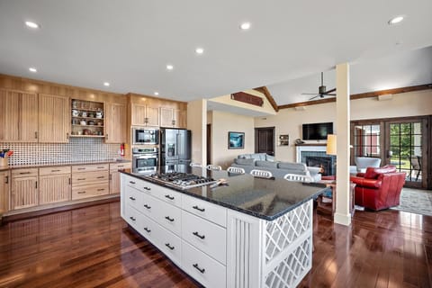 additional view of dining area from kitchen