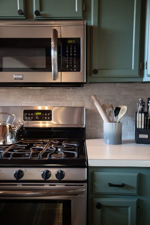 Updated, well stocked kitchen
