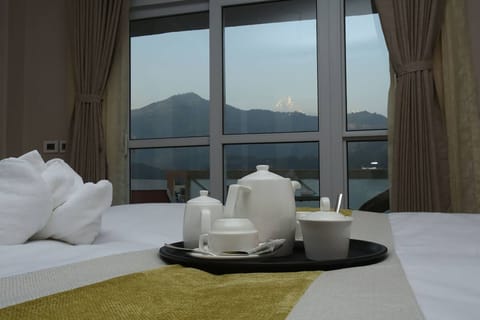 Deluxe Twin Room | Desk, laptop workspace, free WiFi, bed sheets
