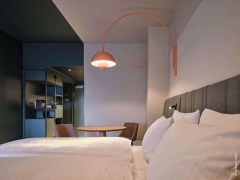 Superior Room, River View | In-room safe, desk, soundproofing, bed sheets