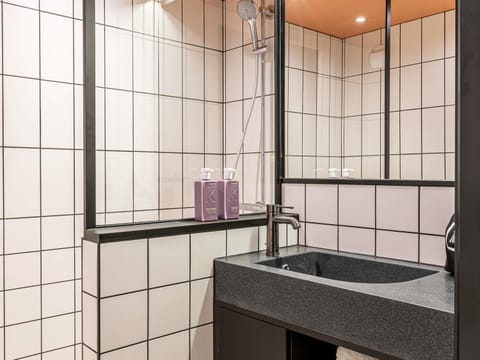 Comfort Room, 2 Twin Beds | Premium bedding, pillowtop beds, minibar, in-room safe