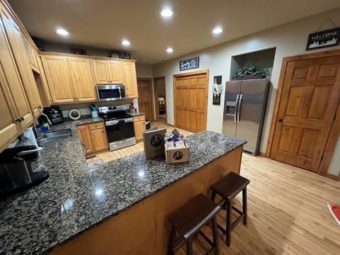 View to the left of the kitchen coming in the front door