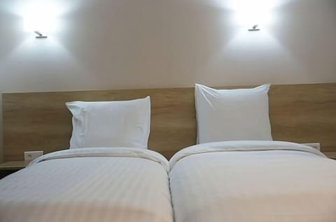 Comfort Apartment | 1 bedroom, blackout drapes, soundproofing, iron/ironing board