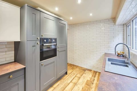 Hecklers Cottage, Barnard Castle - Host & Stay