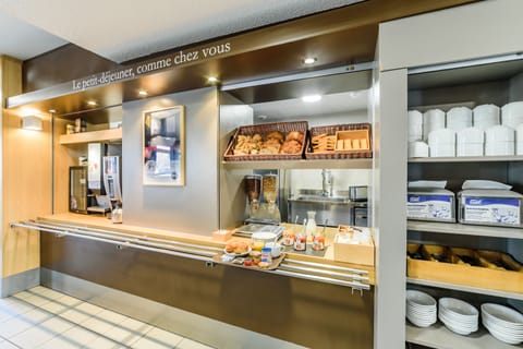 Daily buffet breakfast for a fee