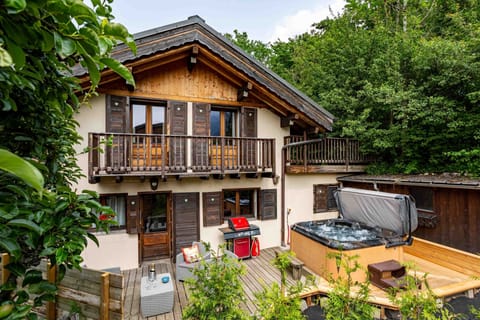 Chalet le Tremplin with hottub