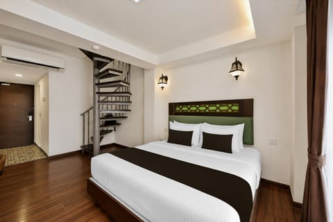 Family Suite | Desk, WiFi (free), bed sheets