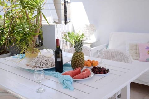 Apartment, 1 Bedroom, Balcony, City View | Outdoor dining