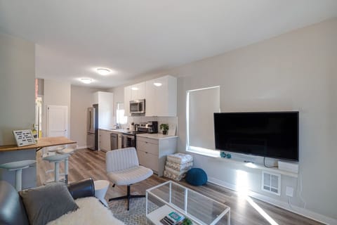 Cozy Living Area | 55 inch tv!