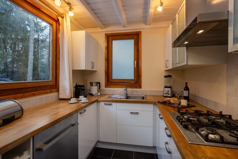 Fully equipped kitchen