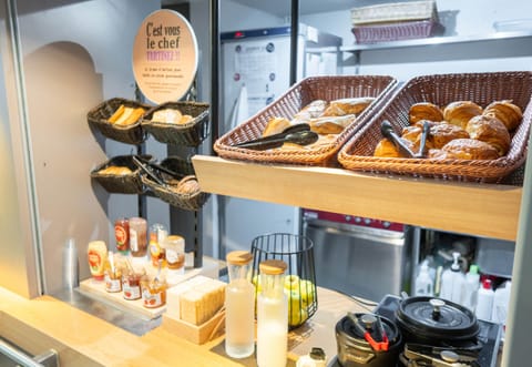 Daily buffet breakfast for a fee