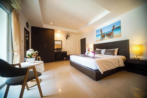 Deluxe Double Room | Premium bedding, free minibar items, desk, soundproofing