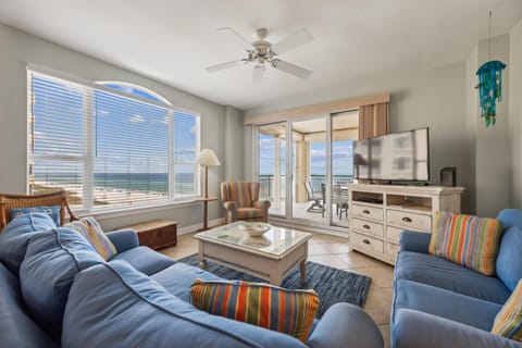 beachcolonywest6aliving area-8a0914