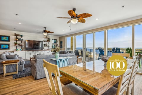 Sailmaker 1001 Living Room with Beach View Balcony