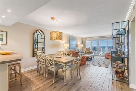 Sandy Key 516 Dining Room and Living Room