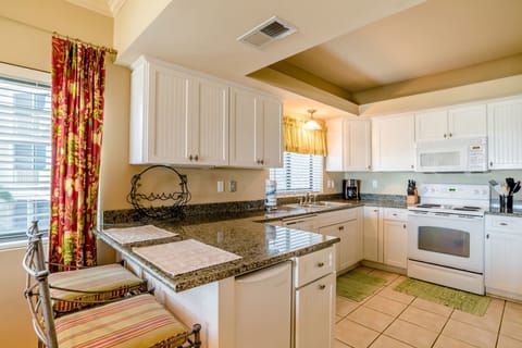 Shipwatch D204 Kitchen Counters and Seating for 2