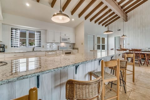 Tobin House Kitchen Bar Seating for 4