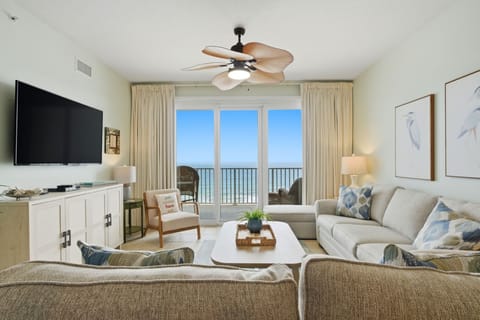 Windemere 906- Living Room View to the Balcony Overlooking Gulf