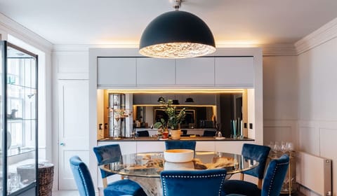 Open plan kitchen and dining area