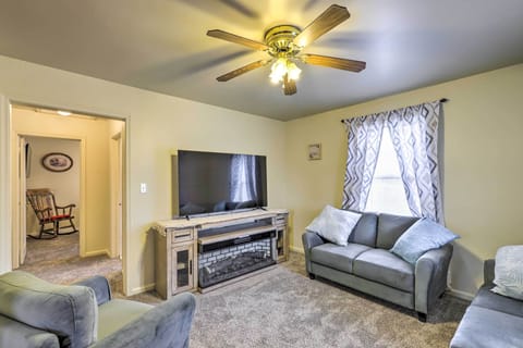 Helper Vacation Rental | 3BR | 2BA | 800 Sq Ft | 4 Steps to Enter
