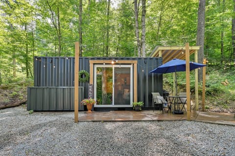 Loudonville Vacation Rental | Studio | 1BA | 160 Sq Ft
