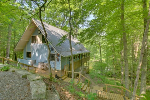 North Vernon Vacation Rental | 3BR | 3BA | 2,000 Sq Ft | Stairs Required