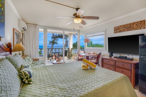 Amazing Natural Lighting from this corner unit.