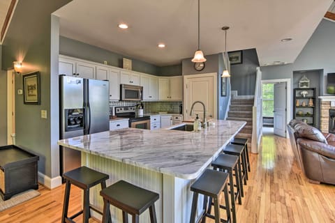 Seating for Six at the Kitchen Island