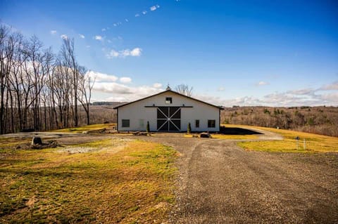 Gathering Barn - Entry View
