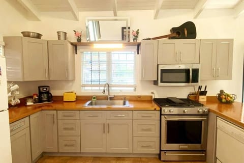 Surfer Shack Kitchen 
