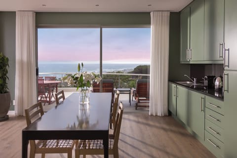 Atlantic View Deluxe Suite | Private kitchen | Coffee/tea maker, electric kettle