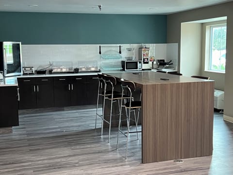 Free daily continental breakfast