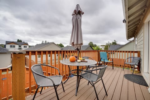 Springfield Vacation Rental | 1,250 Sq Ft | 3BR | 1BA | Stairs Required