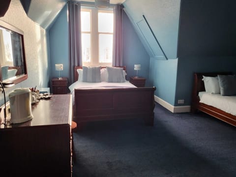 Basic Quadruple Room | Free WiFi