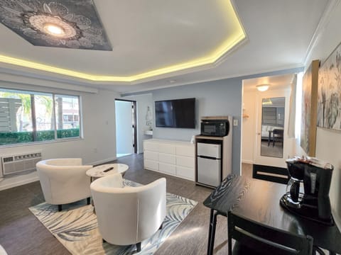 Standard Room, 2 Queen Beds | Individually decorated, individually furnished, iron/ironing board