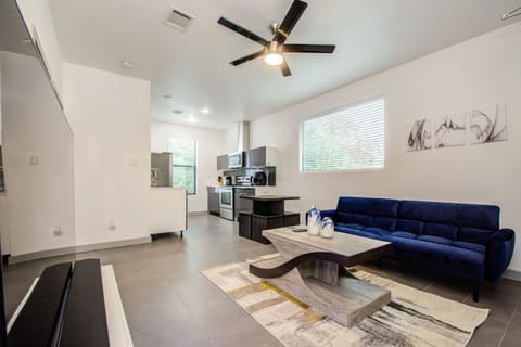 2nd Living Room (Back House)
