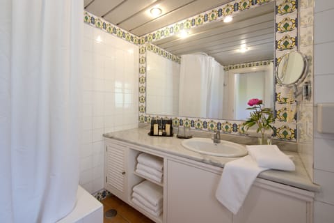 Minibar, free cribs/infant beds, free WiFi, bed sheets