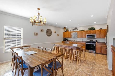 Chalet in the Sky's fully equipped kitchen